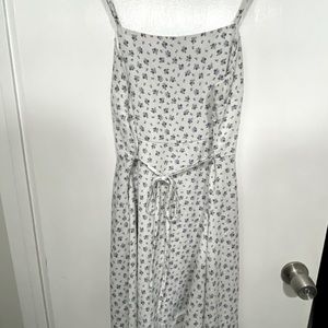 Lulu’s white w/ blue flowers flowy mini dress SzM